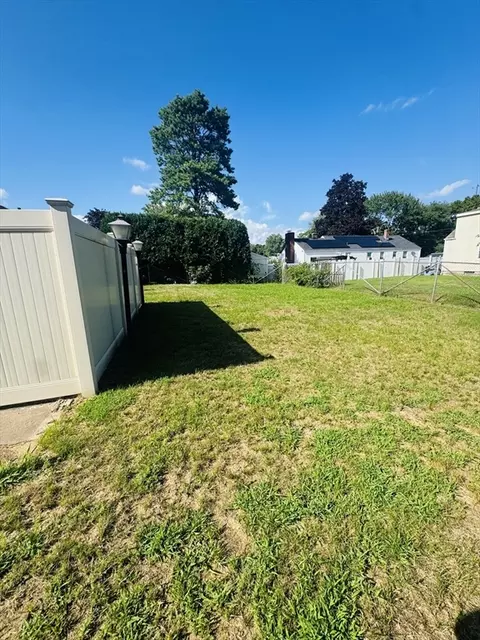 Exterior - 47 Redden Rd, Springfield, MA 01119 photo 4 of 5
