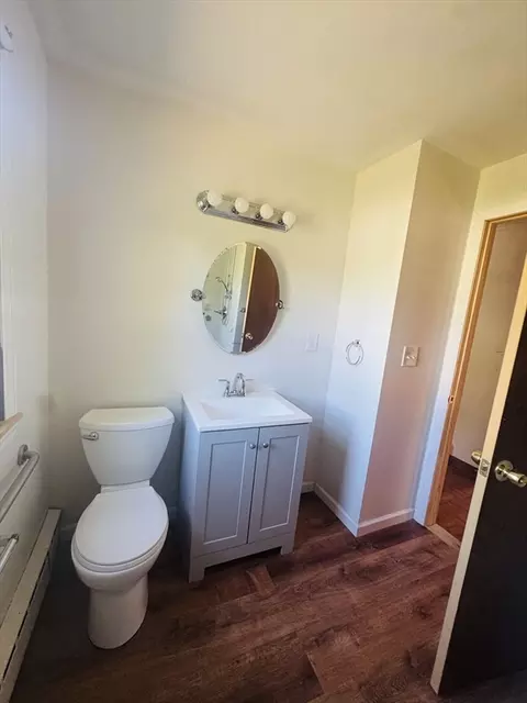 Bath - 47 Redden Rd, Springfield, MA 01119 photo 2 of 3