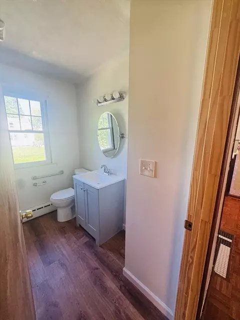 Bath - 47 Redden Rd, Springfield, MA 01119 photo 1 of 3