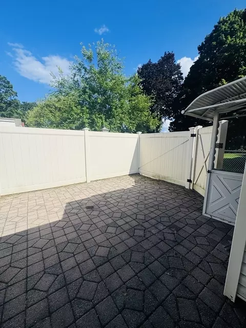 Exterior - 47 Redden Rd, Springfield, MA 01119 photo 3 of 5