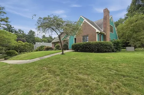 7 Miramar Dr, Pembroke, MA 02359