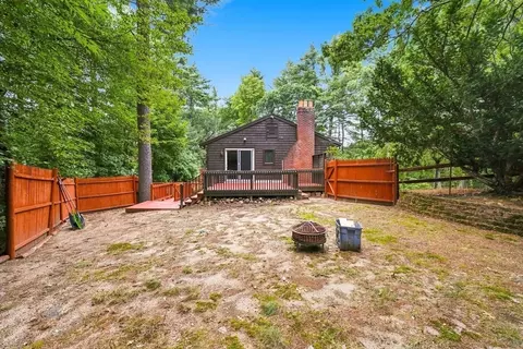 Exterior - 71 Warren Road Rd, Townsend, MA 01469 photo 7 of 11