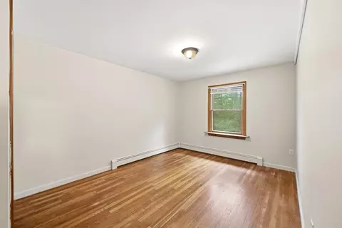 Bedroom - 71 Warren Road Rd, Townsend, MA 01469 photo 4 of 5