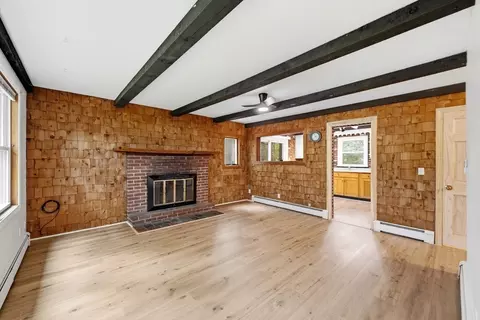 Living - 71 Warren Road Rd, Townsend, MA 01469 photo 1 of 2