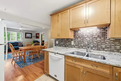 Kitchen - 71 Warren Road Rd, Townsend, MA 01469 photo 1 of 4