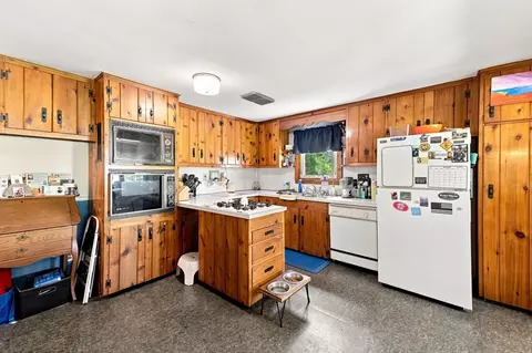 Kitchen - 124 E Meadow Rd, Lowell, MA 01854 photo 2 of 5