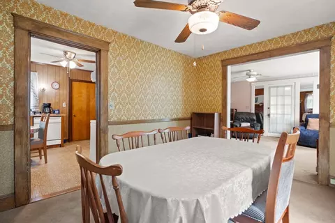 Dining - 15 Willow St, Reading, MA 01867 photo 2 of 2