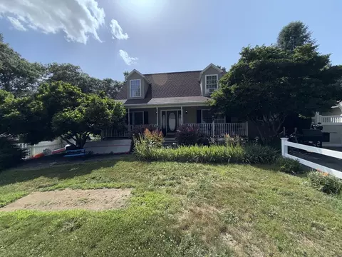 31 Janet Cir, Shrewsbury, MA 01545