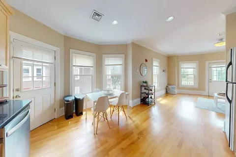 561 Broadway #A2, Somerville, MA 02145