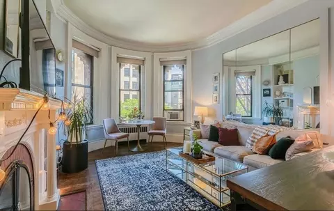 271 Dartmouth St #2M, Boston, MA 02116