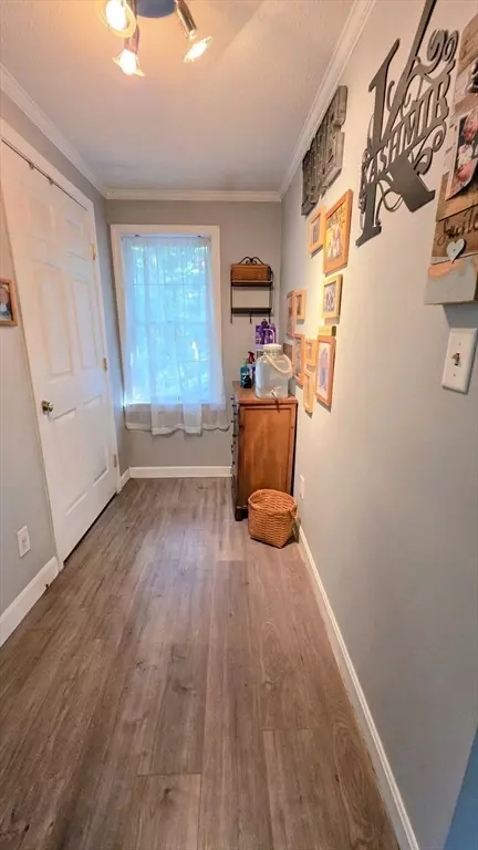 Entry Way - 2 Greenleaf Dr, Exeter, NH 03833 photo 2 of 3