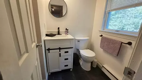 Bath - 2 Greenleaf Dr, Exeter, NH 03833 photo 2 of 6