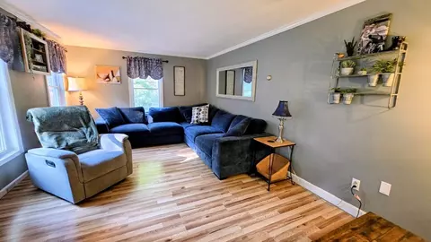 Living - 2 Greenleaf Dr, Exeter, NH 03833 photo 1 of 1