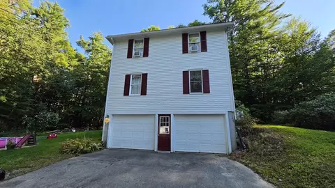 Exterior - 2 Greenleaf Dr, Exeter, NH 03833 photo 4 of 7