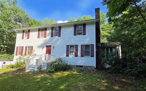 Exterior - 2 Greenleaf Dr, Exeter, NH 03833 photo 2 of 7