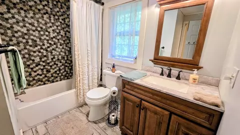 Bath - 2 Greenleaf Dr, Exeter, NH 03833 photo 1 of 6