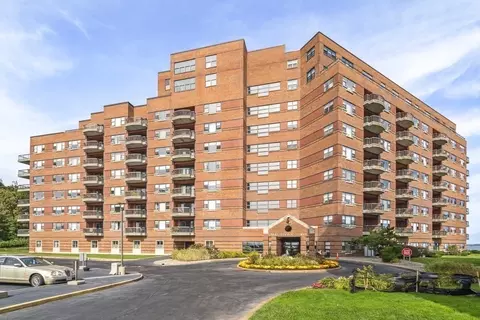 3 Seal Harbor Rd #PH33, Winthrop, MA 02152