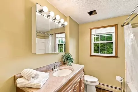Bath - 4 Picadilly St, Upton, MA 01568 photo 2 of 2