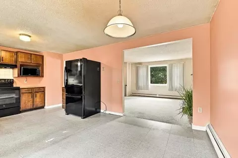 Living - 4 Picadilly St, Upton, MA 01568 photo 5 of 5