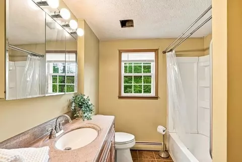 Bath - 4 Picadilly St, Upton, MA 01568 photo 1 of 2