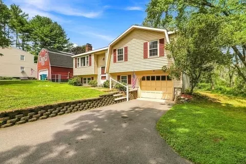 Exterior - 4 Picadilly St, Upton, MA 01568 photo 8 of 11