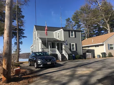 10 Lake Attitash Rd, Amesbury, MA 01913