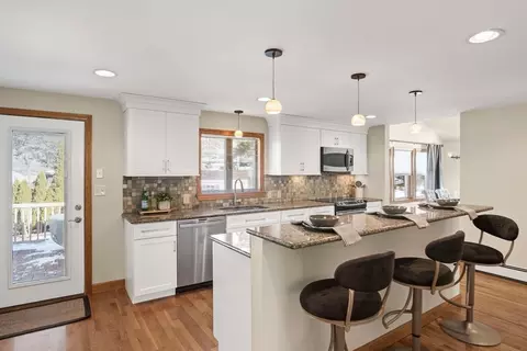 8 Grace Rd, Woburn, MA 01801