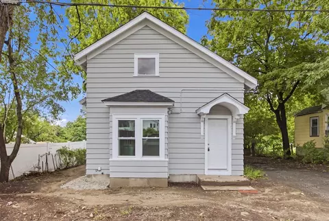 25 Redman Pl, Fitchburg, MA 01420
