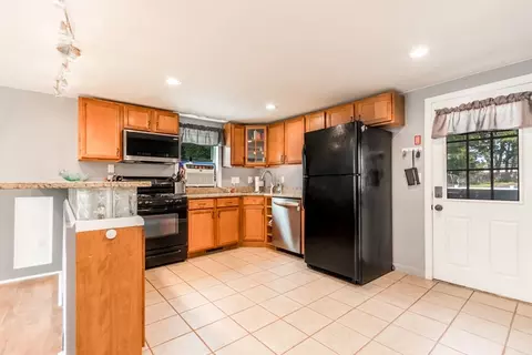 Kitchen - 4 Standish Ave, Wareham, MA 02538 photo 2 of 4