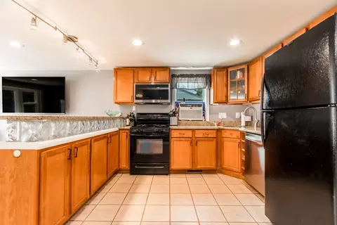 Kitchen - 4 Standish Ave, Wareham, MA 02538 photo 3 of 4