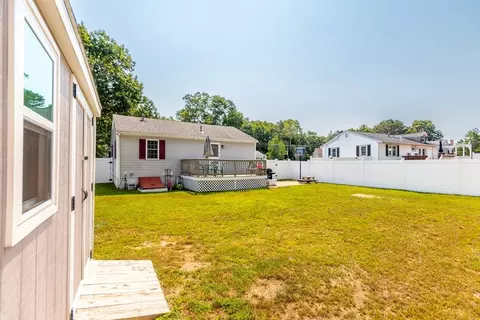Exterior - 4 Standish Ave, Wareham, MA 02538 photo 4 of 8