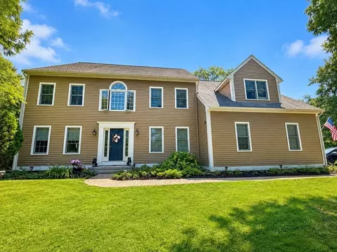 107 Mill St, Franklin, MA 02038