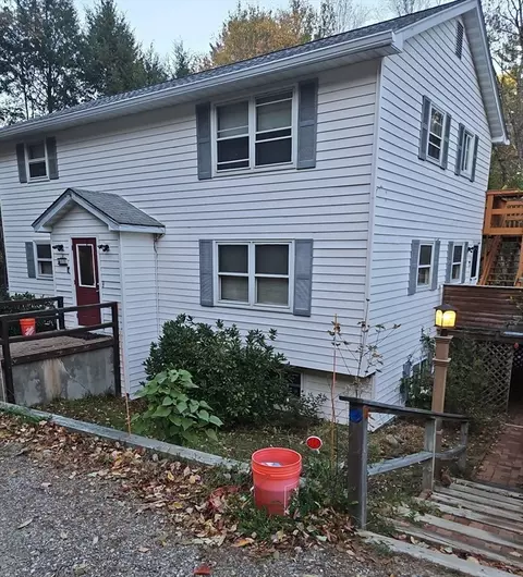 15 Old County Rd, Holland, MA 01521