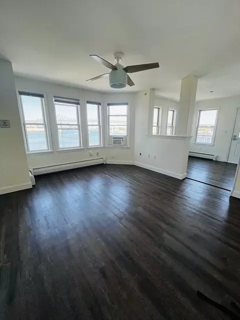 429 Border St #6, Boston, MA 02128