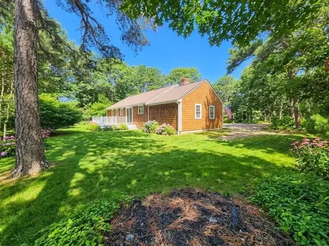 Exterior - 23 Prudence Ln, Cotuit, MA 02635 photo 8 of 9