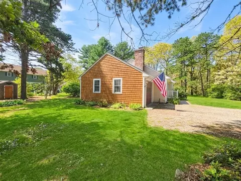 Exterior - 23 Prudence Ln, Cotuit, MA 02635 photo 5 of 9
