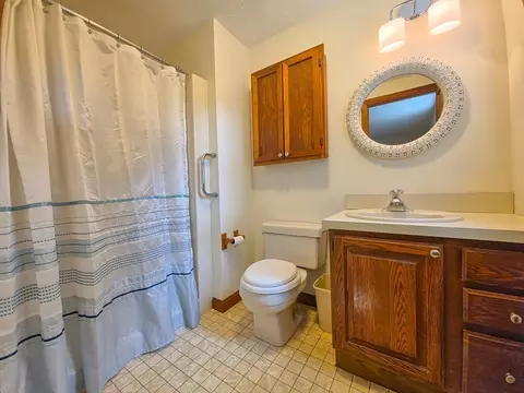 Bath - 23 Prudence Ln, Cotuit, MA 02635 photo 4 of 4