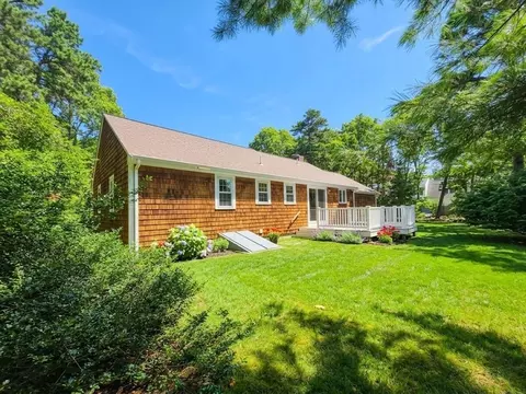 Exterior - 23 Prudence Ln, Cotuit, MA 02635 photo 6 of 9