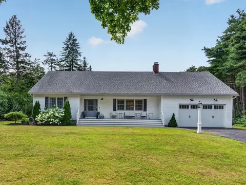 6 Hawthorne Cir, Andover, MA 01810