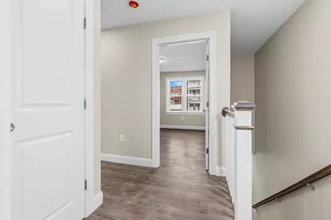 Entry Way - 1001 Bay St, Fall River, MA 02724 photo 2 of 5