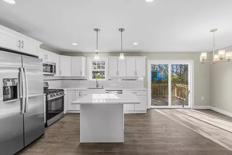 Kitchen - 1001 Bay St, Fall River, MA 02724 photo 2 of 6