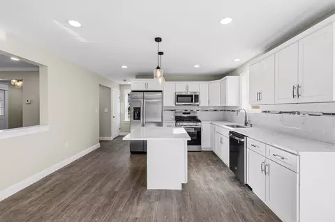 Kitchen - 989 Bay St, Fall River, MA 02724 photo 3 of 6