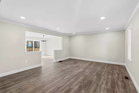 Living - 989 Bay St, Fall River, MA 02724 photo 4 of 6