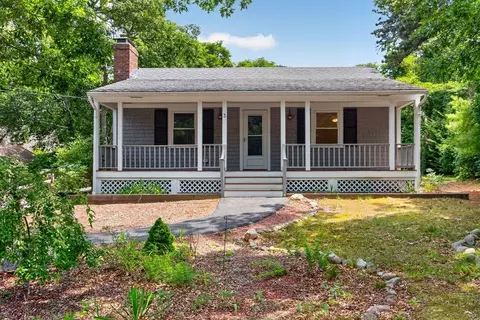 3 Connecticut Ave, Harwich, MA 02645