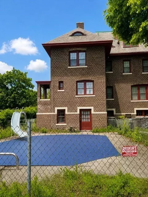 Exterior - 86 Bowdoin St, Springfield, MA 01109 photo 4 of 5