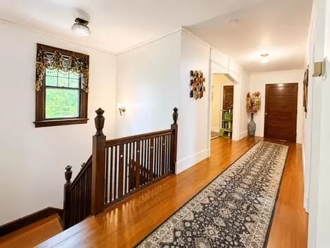Entry Way - 86 Bowdoin St, Springfield, MA 01109 photo 4 of 8
