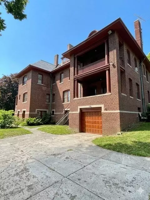 Exterior - 86 Bowdoin St, Springfield, MA 01109 photo 3 of 5