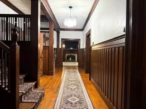 Entry Way - 86 Bowdoin St, Springfield, MA 01109 photo 2 of 8