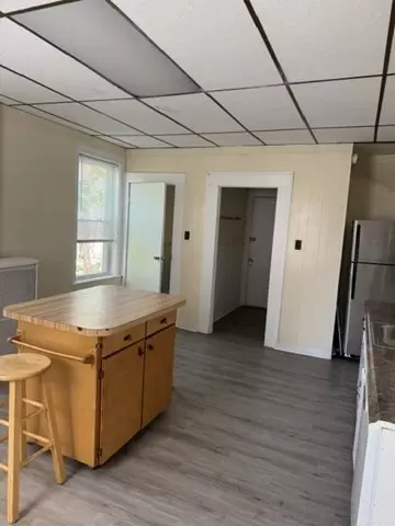 23 Lancaster St, Worcester, MA 01609 photo 3