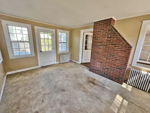 Living - 204 Great Rd, Maynard, MA 01754 photo 4 of 4